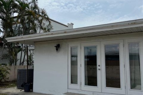 Casa en venta en Tampa, Florida, 3 dormitorios, 163.42 m2 № 1677650 - foto 3