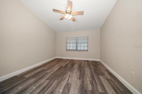 Condo in Dunedin, Florida, 2 bedrooms  № 1662520 - photo 18