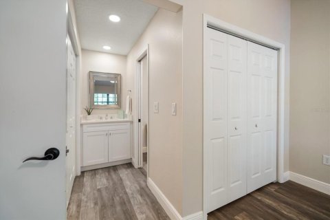Condo in Dunedin, Florida, 2 bedrooms  № 1662520 - photo 27