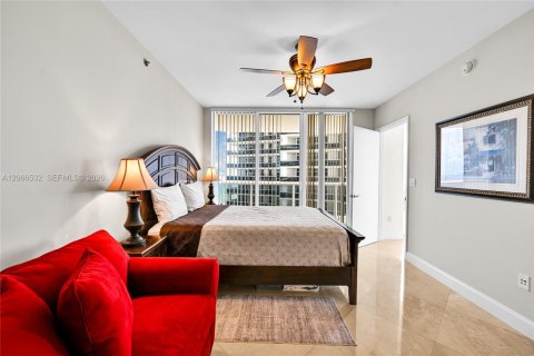 Condominio en alquiler en Hallandale Beach, Florida, 2 dormitorios, 134.52 m2 № 2339854 - foto 21