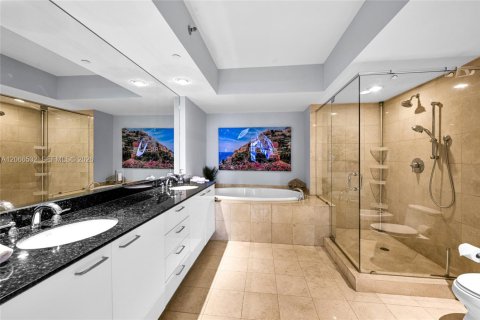 Condominio en alquiler en Hallandale Beach, Florida, 2 dormitorios, 134.52 m2 № 2339854 - foto 19