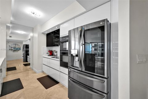 Condominio en alquiler en Hallandale Beach, Florida, 2 dormitorios, 134.52 m2 № 2339854 - foto 6