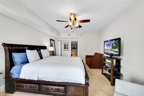 Condominio en alquiler en Hallandale Beach, Florida, 2 dormitorios, 134.52 m2 № 2339854 - foto 18