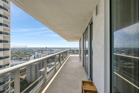 Condominio en alquiler en Hallandale Beach, Florida, 2 dormitorios, 134.52 m2 № 2339854 - foto 28