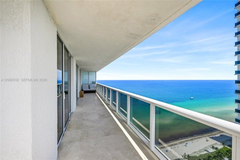 Condominio en alquiler en Hallandale Beach, Florida, 2 dormitorios, 134.52 m2 № 2339854 - foto 27