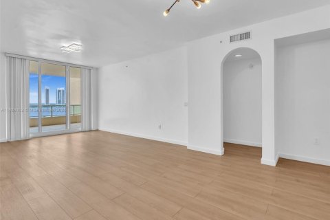Condominio en alquiler en Aventura, Florida, 2 dormitorios, 162.58 m2 № 1799178 - foto 24