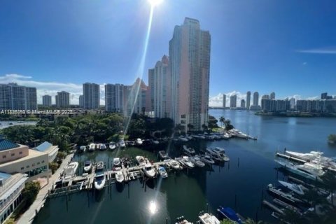 Condominio en alquiler en Aventura, Florida, 2 dormitorios, 162.58 m2 № 1799178 - foto 1