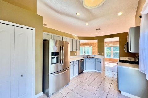 House in Wesley Chapel, Florida 3 bedrooms, 139.82 sq.m. № 2258895 - photo 7