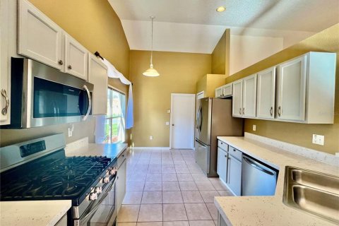 House in Wesley Chapel, Florida 3 bedrooms, 139.82 sq.m. № 2258895 - photo 9