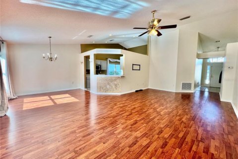 House in Wesley Chapel, Florida 3 bedrooms, 139.82 sq.m. № 2258895 - photo 5