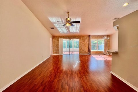 House in Wesley Chapel, Florida 3 bedrooms, 139.82 sq.m. № 2258895 - photo 4