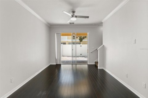 Townhouse in Windermere, Florida 2 bedrooms, 114.46 sq.m. № 2223070 - photo 8