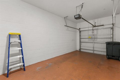 Townhouse in Windermere, Florida 2 bedrooms, 114.46 sq.m. № 2223070 - photo 27