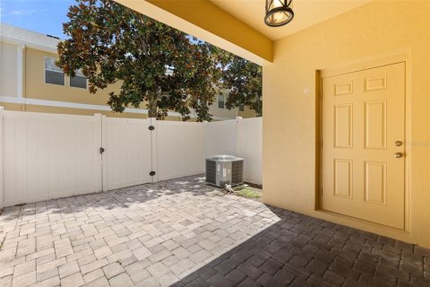 Townhouse in Windermere, Florida 2 bedrooms, 114.46 sq.m. № 2223070 - photo 30