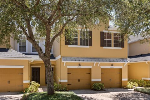 Townhouse in Windermere, Florida 2 bedrooms, 114.46 sq.m. № 2223070 - photo 2
