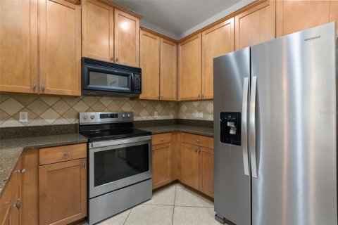 Townhouse in Windermere, Florida 2 bedrooms, 114.46 sq.m. № 2223070 - photo 11