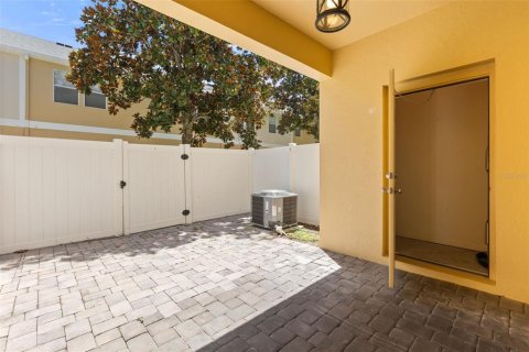 Townhouse in Windermere, Florida 2 bedrooms, 114.46 sq.m. № 2223070 - photo 29
