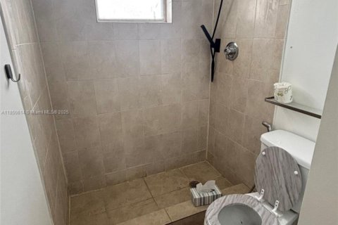 Condo in Hallandale Beach, Florida, 1 bedroom  № 1856842 - photo 9