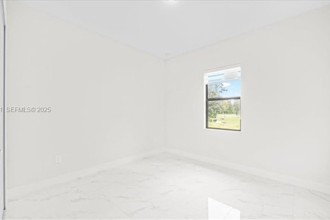 Купить виллу или дом в Лихай-Эйкерс, Флорида 4 спальни, № 1987068 - фото 25