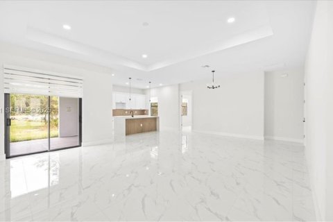 Купить виллу или дом в Лихай-Эйкерс, Флорида 4 спальни, № 1987068 - фото 15