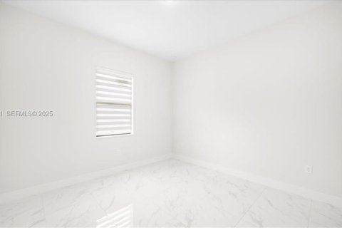 Купить виллу или дом в Лихай-Эйкерс, Флорида 4 спальни, № 1987068 - фото 27