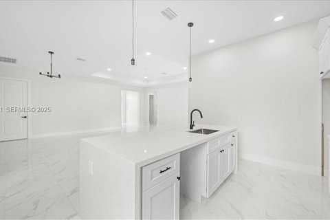 Купить виллу или дом в Лихай-Эйкерс, Флорида 4 спальни, № 1987068 - фото 21