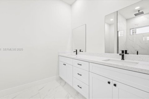 Купить виллу или дом в Лихай-Эйкерс, Флорида 4 спальни, № 1987068 - фото 24