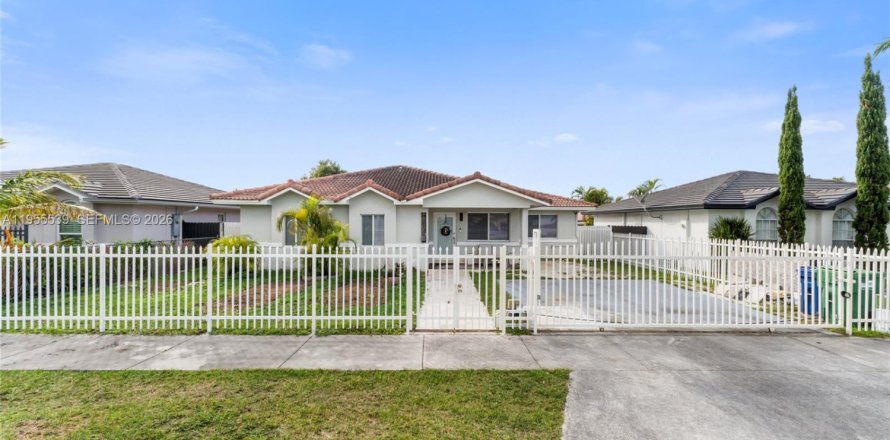 Casa en Miami, Florida 3 dormitorios, 144.09 m2 № 2010432