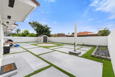 Casa en alquiler en Miami, Florida, 3 dormitorios, 144.09 m2 № 2010432 - foto 14