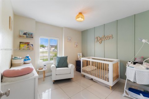 Casa en alquiler en Miami, Florida, 3 dormitorios, 144.09 m2 № 2010432 - foto 11
