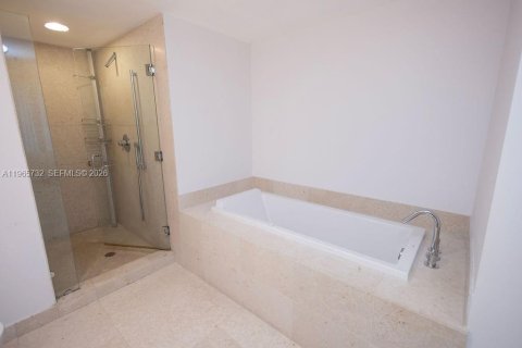 Condo in Miami, Florida, 2 bedrooms № 2027941 - photo 10