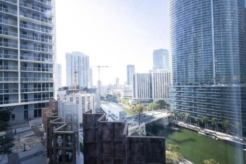 Condo in Miami, Florida, 2 bedrooms № 2027941 - photo 12