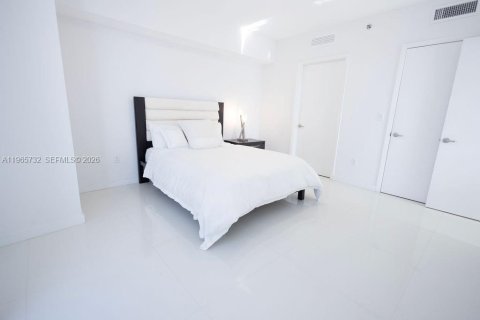 Condo in Miami, Florida, 2 bedrooms № 2027941 - photo 8