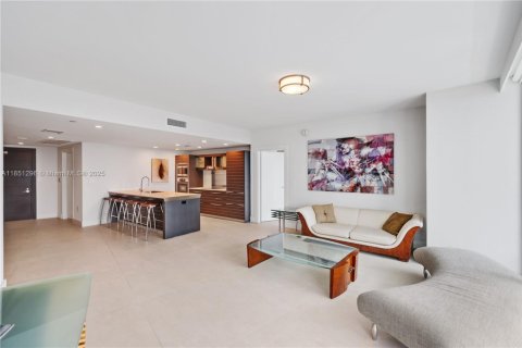 Condominio en venta en Miami, Florida, 2 dormitorios, 139.35 m2 № 1857421 - foto 20