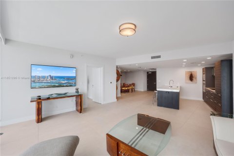 Condominio en venta en Miami, Florida, 2 dormitorios, 139.35 m2 № 1857421 - foto 21