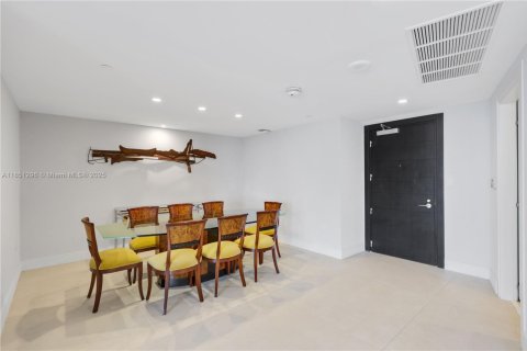 Condominio en venta en Miami, Florida, 2 dormitorios, 139.35 m2 № 1857421 - foto 11