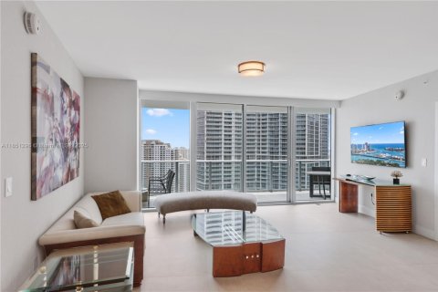 Condominio en venta en Miami, Florida, 2 dormitorios, 139.35 m2 № 1857421 - foto 19