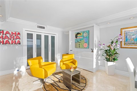 Condo in Hallandale Beach, Florida, 2 bedrooms  № 2170391 - photo 21