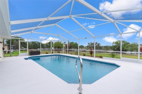 Casa en venta en Lady Lake, Florida, 3 dormitorios, 176.05 m2 № 1690029 - foto 3