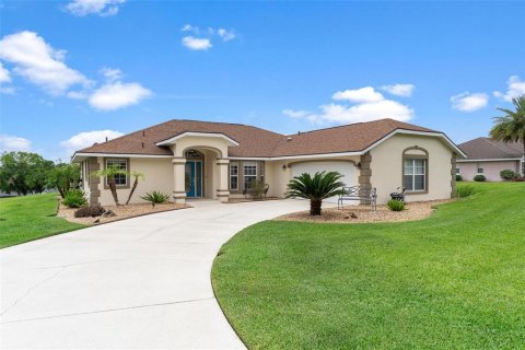 Casa en venta en Lady Lake, Florida, 3 dormitorios, 176.05 m2 № 1690029 - foto 1