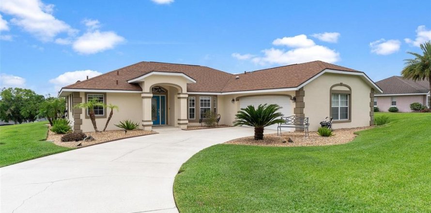 Casa en Lady Lake, Florida 3 dormitorios, 176.05 m2 № 1690029
