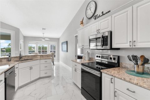 Casa en venta en Lady Lake, Florida, 3 dormitorios, 176.05 m2 № 1690029 - foto 17