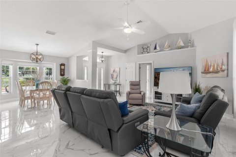 Casa en venta en Lady Lake, Florida, 3 dormitorios, 176.05 m2 № 1690029 - foto 13