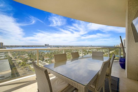 Condominio en venta en Riviera Beach, Florida, 2 dormitorios, 160.26 m2 № 2241730 - foto 21