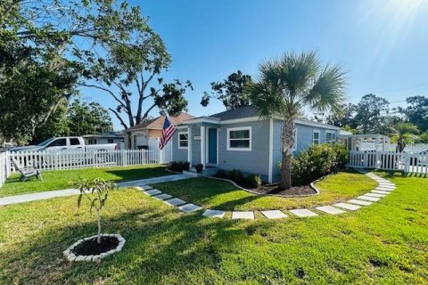 House in Saint Petersburg, Florida 4 bedrooms, 121.52 sq.m. № 1648963 - photo 20