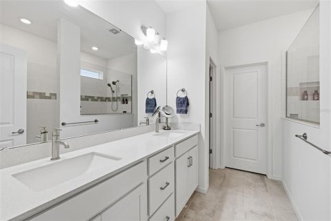 House in Riverview, Florida 5 bedrooms, 391.68 sq.m. № 2223788 - photo 13