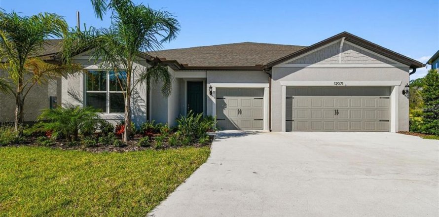 House in Riverview, Florida 5 bedrooms, 391.68 sq.m. № 2223788