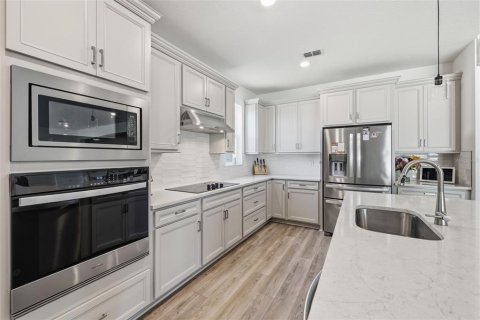 House in Riverview, Florida 5 bedrooms, 391.68 sq.m. № 2223788 - photo 4