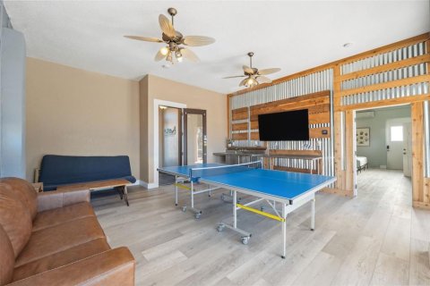 House in Weeki Wachee, Florida 3 bedrooms, 212.37 sq.m. № 1570957 - photo 11