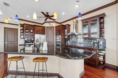 House in Weeki Wachee, Florida 3 bedrooms, 212.37 sq.m. № 1570957 - photo 22